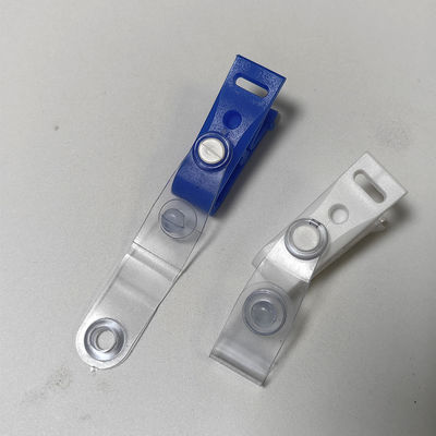 独占的な青白いプラスチック吊り付けクリップ 防滑プラスチックIDホルダーバッジクリップ