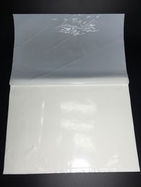 PEの塵取り外しのクリーンルームの粘着マット水の基づいたアクリルの付着力の50/100つの層